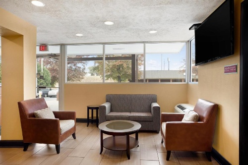 Super 8 by Wyndham Jackson image 5