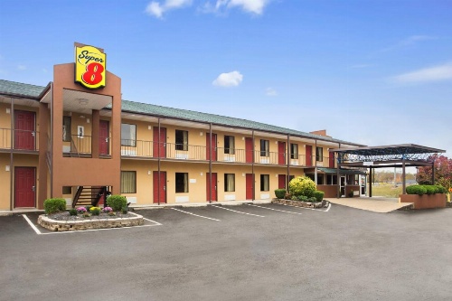 Super 8 by Wyndham Jackson image 9